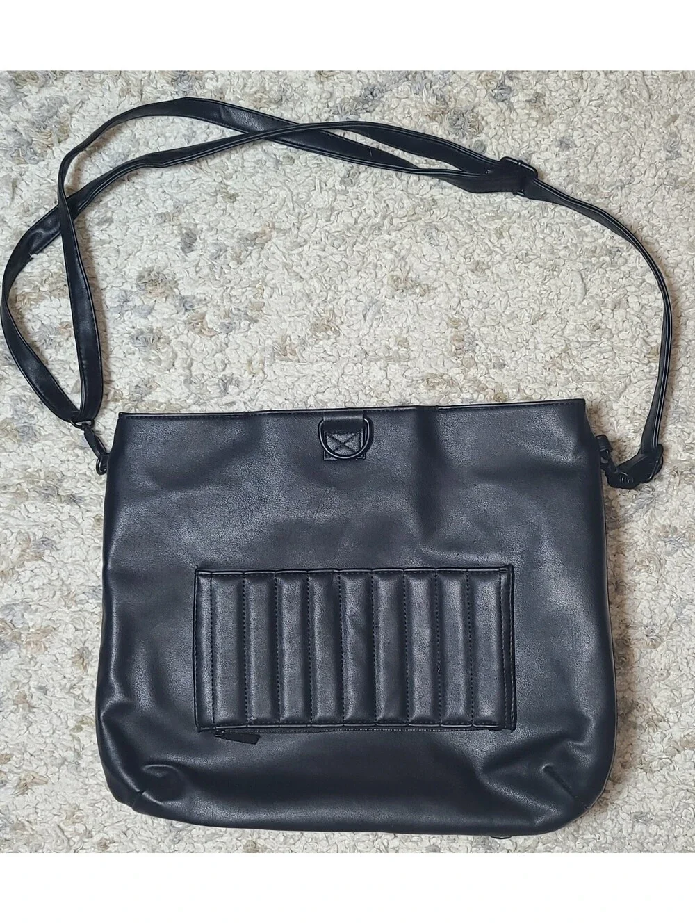 Béis Black Quilted Crossbody Bag with Adjustable Strap